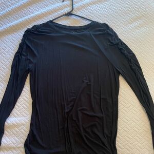 Black ruched shoulder long sleeve tee